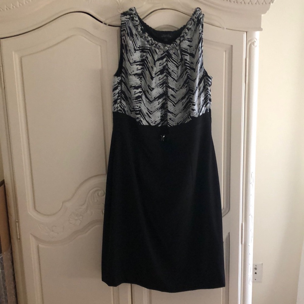Tahari Sheath Black & Off White Dress